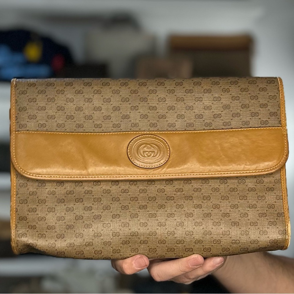 GUCCI MICRO GG CLUTCH